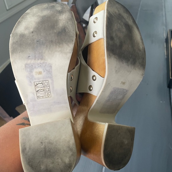 Tory Burch cream wooden platform sandals 7.5 - Picture 8 of 8